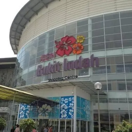 0803 Family Suites Bukit Indah Tvbox Wifi Games Toy Johor Bahru Exterior photo
