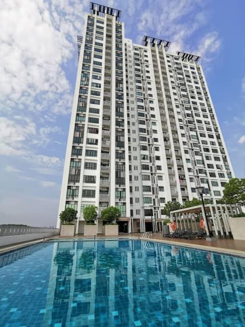0803 Family Bukit Indah Tvbox Wifi Games Toy Apartment